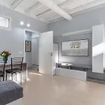 Villa Bellini & Stadio Comfy Apartment